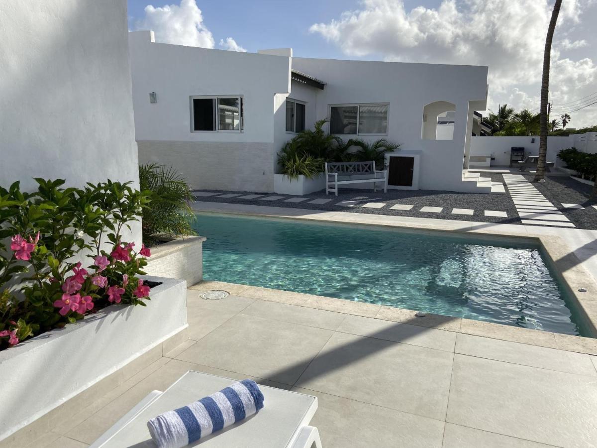Movida Inn Aruba 棕榈滩 外观 照片