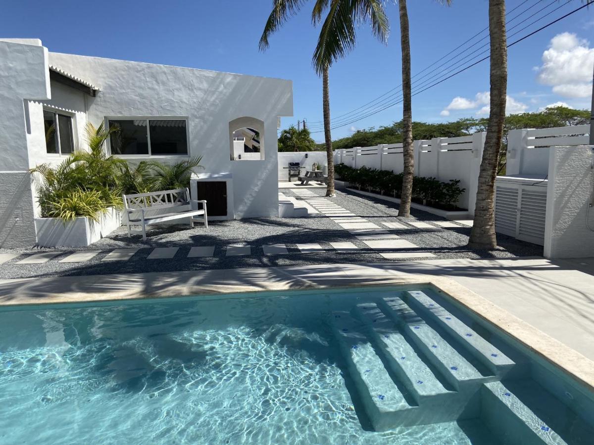 Movida Inn Aruba 棕榈滩 外观 照片