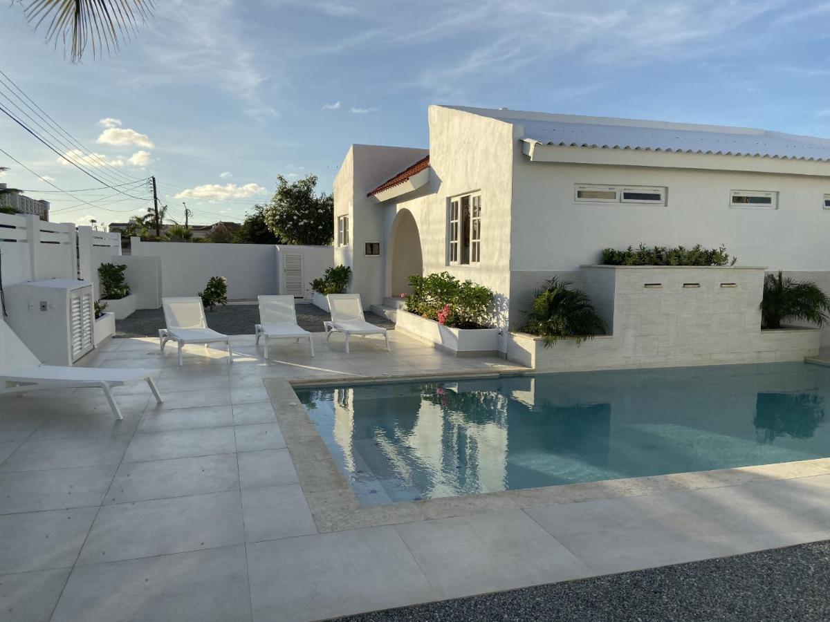 Movida Inn Aruba 棕榈滩 外观 照片